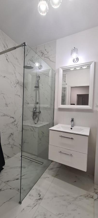 44 - Apartamenty Siedlce - Nowy Apartament W Centrum Przy Ul Czerwonego Krzyza מראה חיצוני תמונה