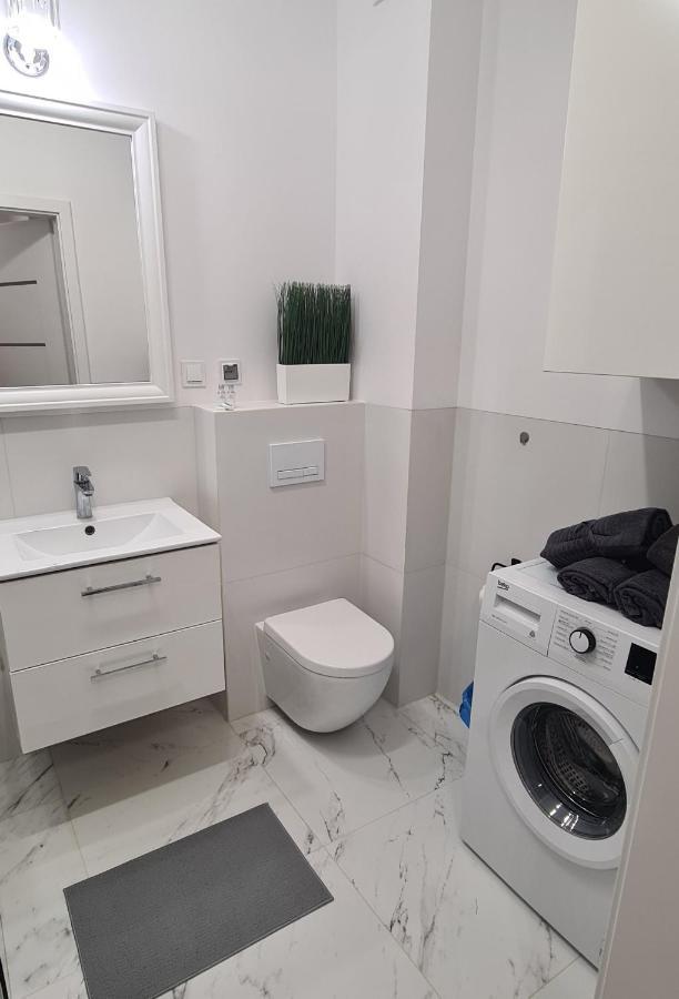 44 - Apartamenty Siedlce - Nowy Apartament W Centrum Przy Ul Czerwonego Krzyza מראה חיצוני תמונה
