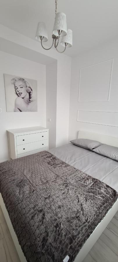 44 - Apartamenty Siedlce - Nowy Apartament W Centrum Przy Ul Czerwonego Krzyza מראה חיצוני תמונה